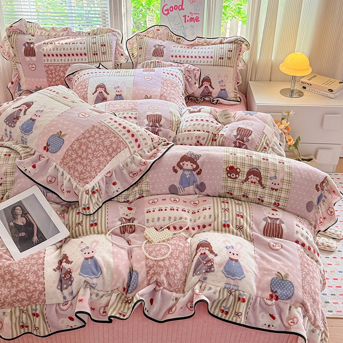 91家纺网 家纺一手货源 找家纺 梦莱斯 2025新款加厚保暖双面牛奶绒四件套-黑色花边款 快乐女孩