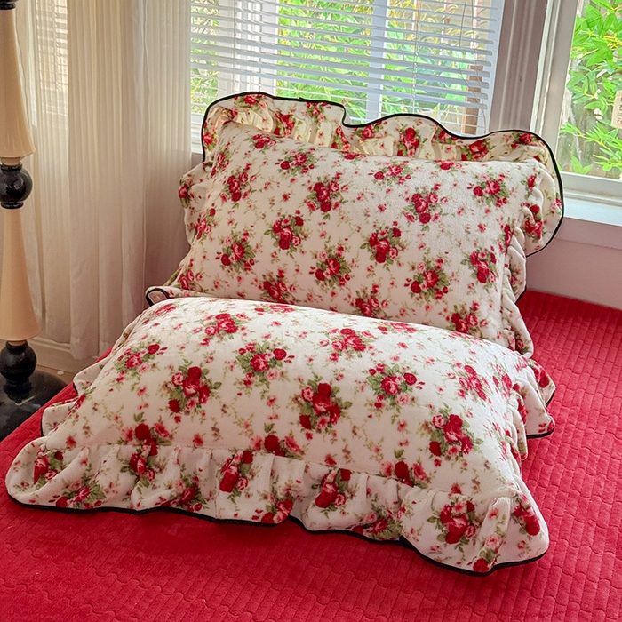 91家纺网 家纺一手货源 找家纺 梦莱斯 2025新款加厚保暖双面牛奶绒四件套-黑色花边款 玫瑰之约 - 白