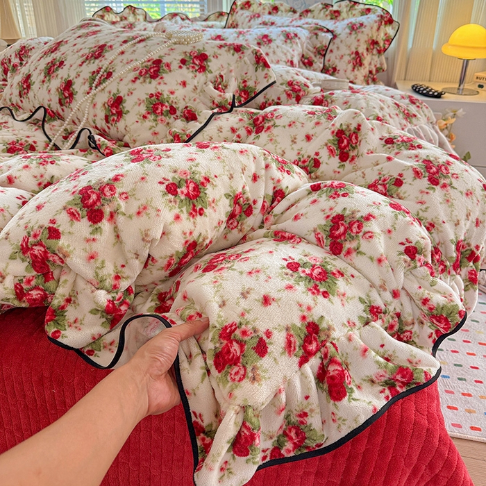 91家纺网 家纺一手货源 找家纺 梦莱斯 2025新款加厚保暖双面牛奶绒四件套-黑色花边款 玫瑰之约 - 白