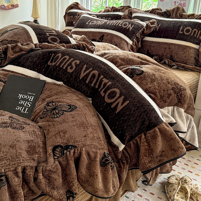 91家纺网 家纺一手货源 找家纺 梦莱斯 2025新款加厚保暖双面牛奶绒四件套-黑色花边款 米亚