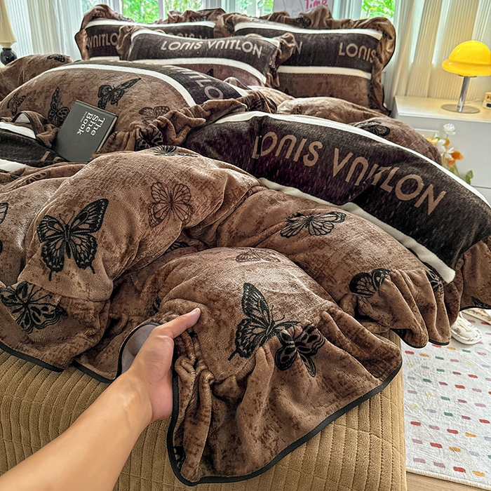 91家纺网 家纺一手货源 找家纺 梦莱斯 2025新款加厚保暖双面牛奶绒四件套-黑色花边款 米亚