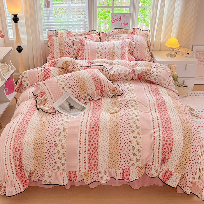 91家纺网 家纺一手货源 找家纺 梦莱斯 2025新款加厚保暖双面牛奶绒四件套-黑色花边款 桃之夭夭