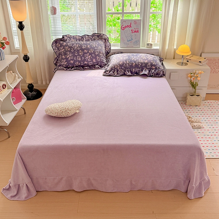 91家纺网 家纺一手货源 找家纺 梦莱斯 2025新款加厚保暖双面牛奶绒四件套-黑色花边款 紫花萌境