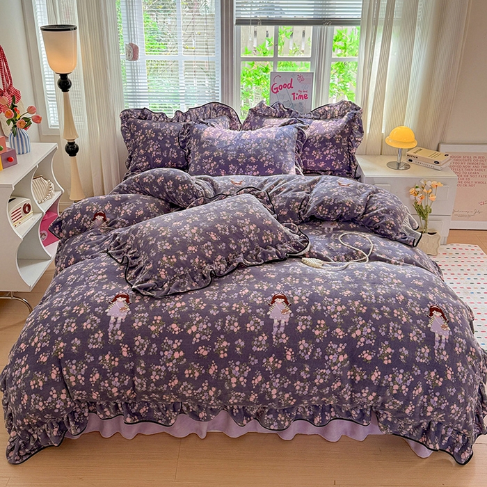 91家纺网 家纺一手货源 找家纺 梦莱斯 2025新款加厚保暖双面牛奶绒四件套-黑色花边款 紫花萌境