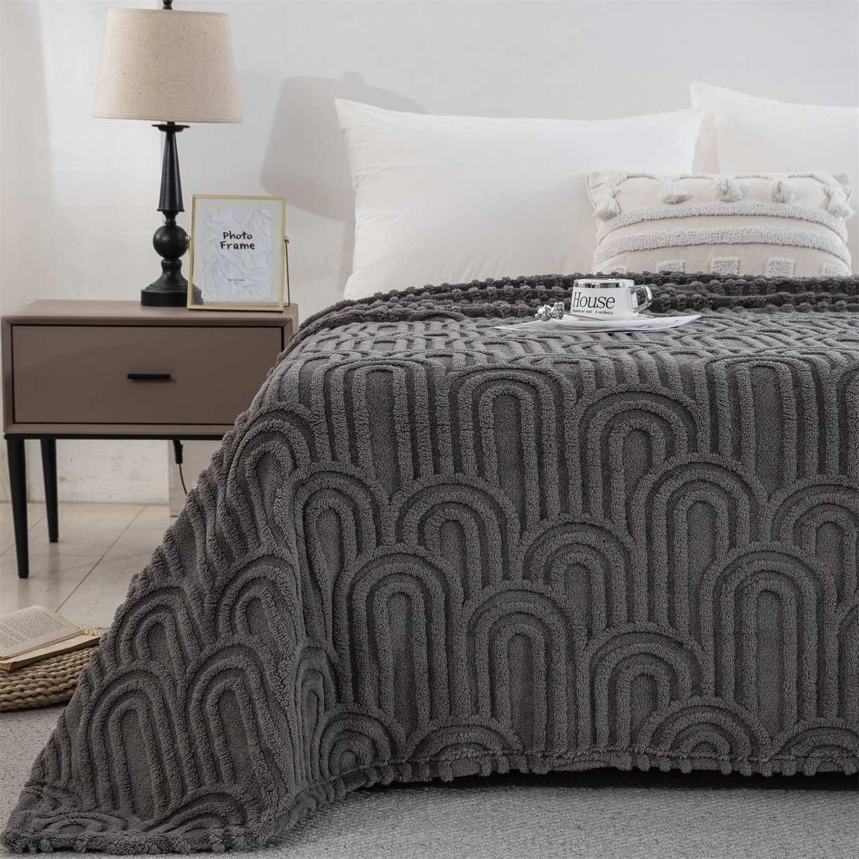 91家纺网 家纺一手货源 找家纺 （总）一左一右 2025秋冬新款280克高克重单层双面提花塔芙绒毛毯舒棉绒毯多功能毯子外贸跨境电商-小拱门