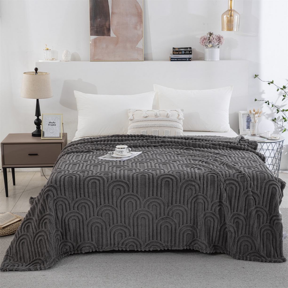 91家纺网 家纺一手货源 找家纺 一左一右 2025秋冬新款280克高克重单层双面提花塔芙绒毛毯舒棉绒毯多功能毯子外贸跨境电商-小拱门 灰色