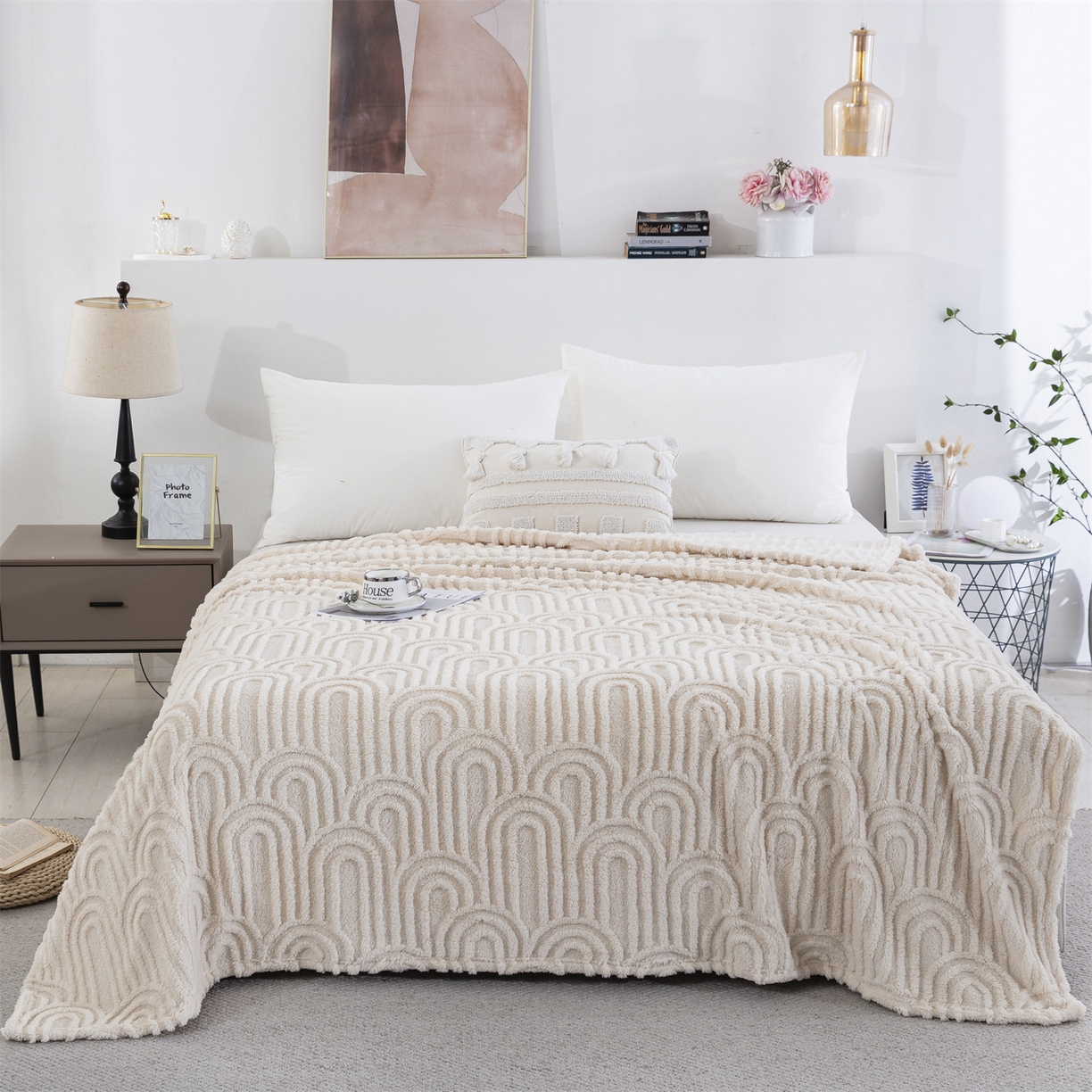 91家纺网 家纺一手货源 找家纺 一左一右 2025秋冬新款280克高克重单层双面提花塔芙绒毛毯舒棉绒毯多功能毯子外贸跨境电商-小拱门 米白