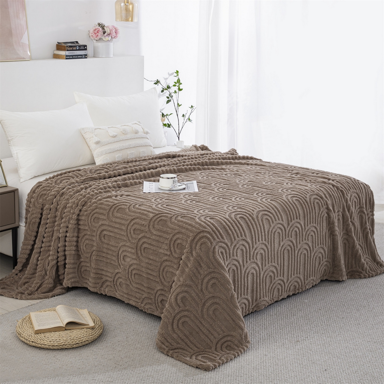 91家纺网 家纺一手货源 找家纺 一左一右 2025秋冬新款280克高克重单层双面提花塔芙绒毛毯舒棉绒毯多功能毯子外贸跨境电商-小拱门 咖色