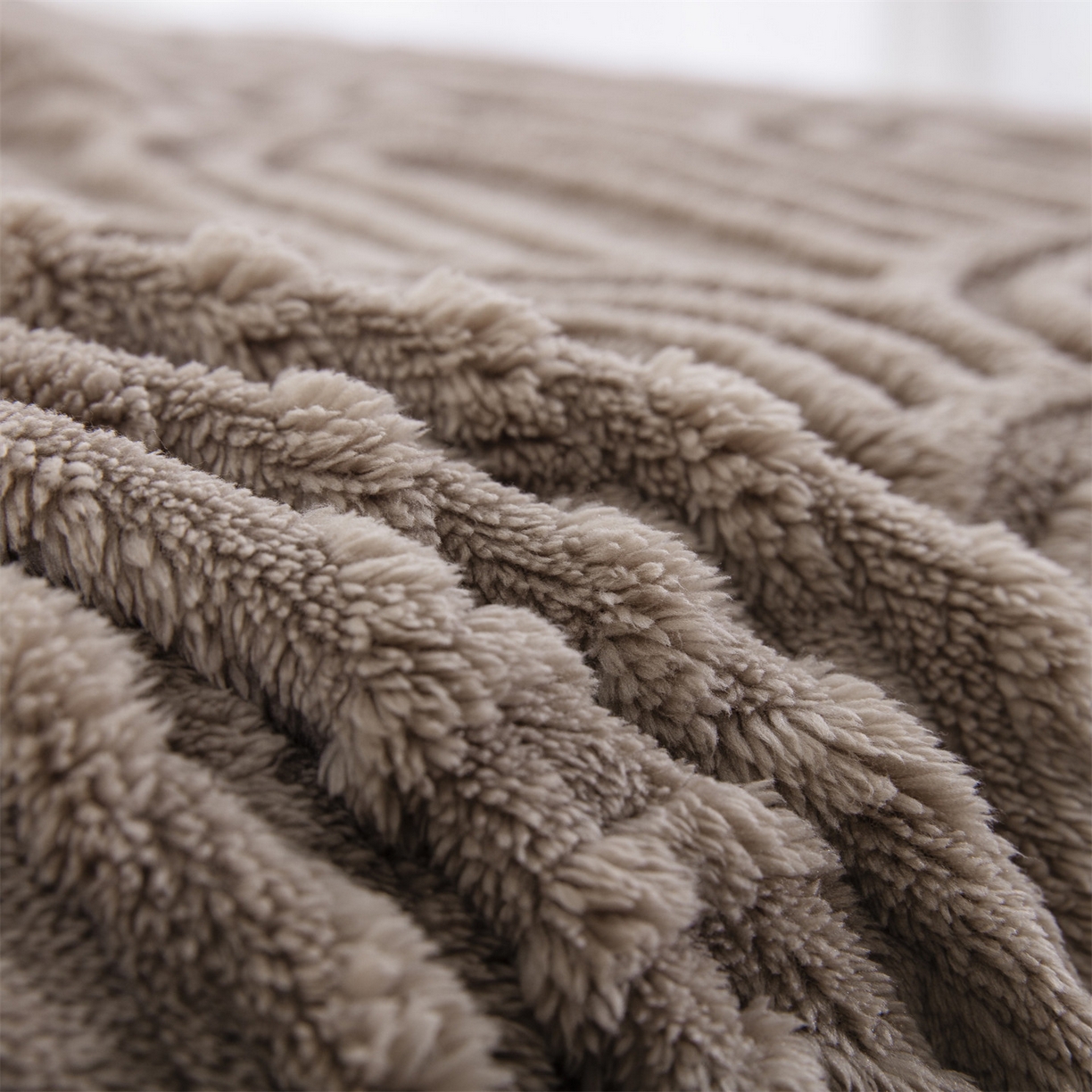 91家纺网 家纺一手货源 找家纺 一左一右 2025秋冬新款280克高克重单层双面提花塔芙绒毛毯舒棉绒毯多功能毯子外贸跨境电商-小拱门 咖色