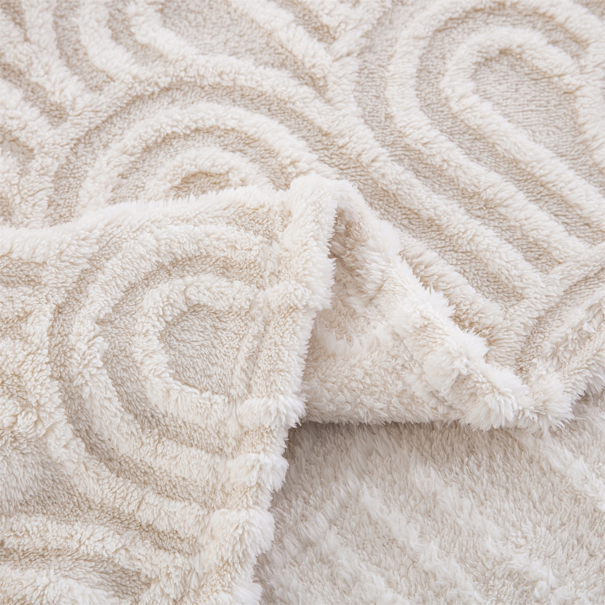 91家纺网 家纺一手货源 找家纺 一左一右 2025秋冬新款280克高克重单层双面提花塔芙绒毛毯舒棉绒毯多功能毯子外贸跨境电商-小拱门 米白