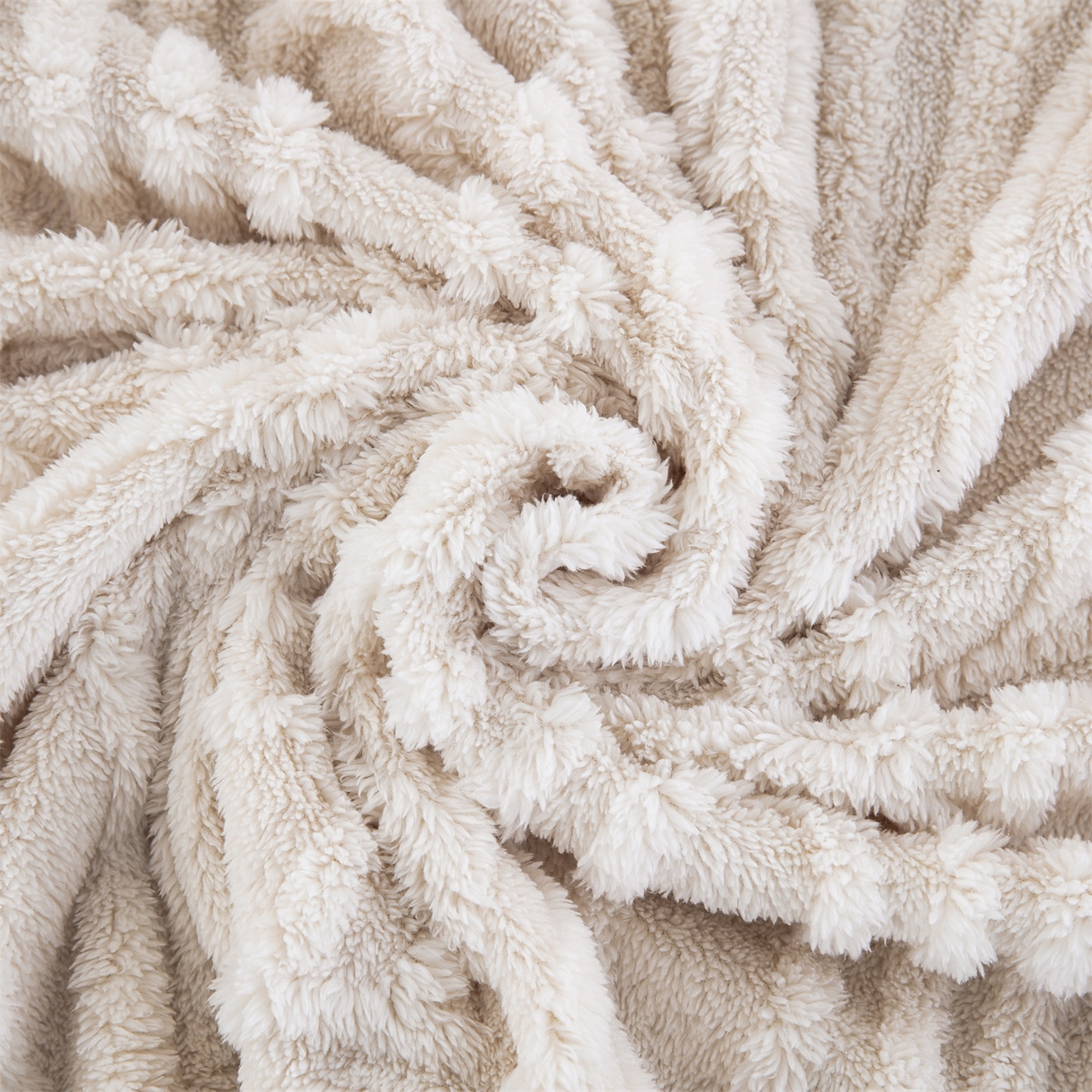 91家纺网 家纺一手货源 找家纺 一左一右 2025秋冬新款280克高克重单层双面提花塔芙绒毛毯舒棉绒毯多功能毯子外贸跨境电商-小拱门 米白