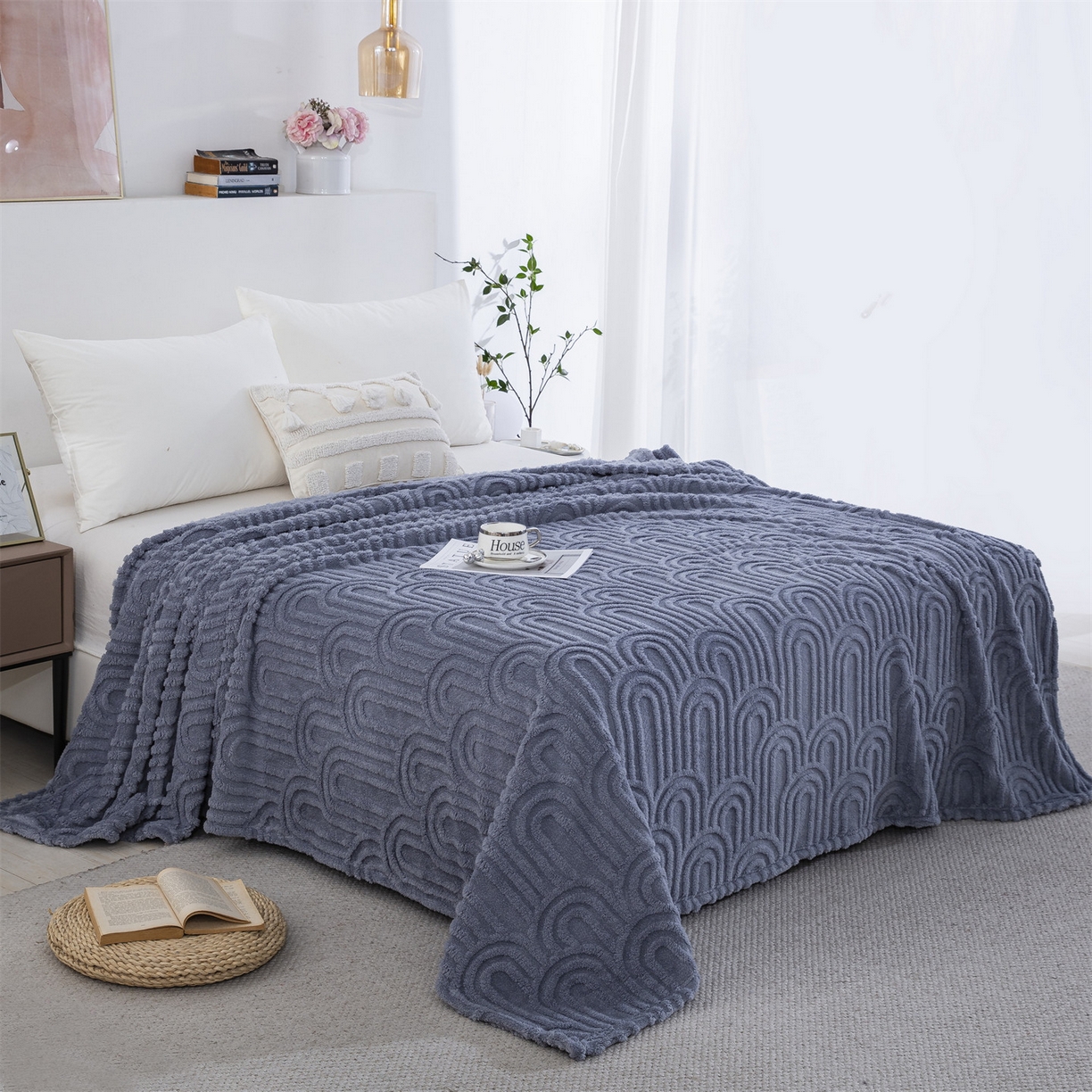 91家纺网 家纺一手货源 找家纺 一左一右 2025秋冬新款280克高克重单层双面提花塔芙绒毛毯舒棉绒毯多功能毯子外贸跨境电商-小拱门 雾兰