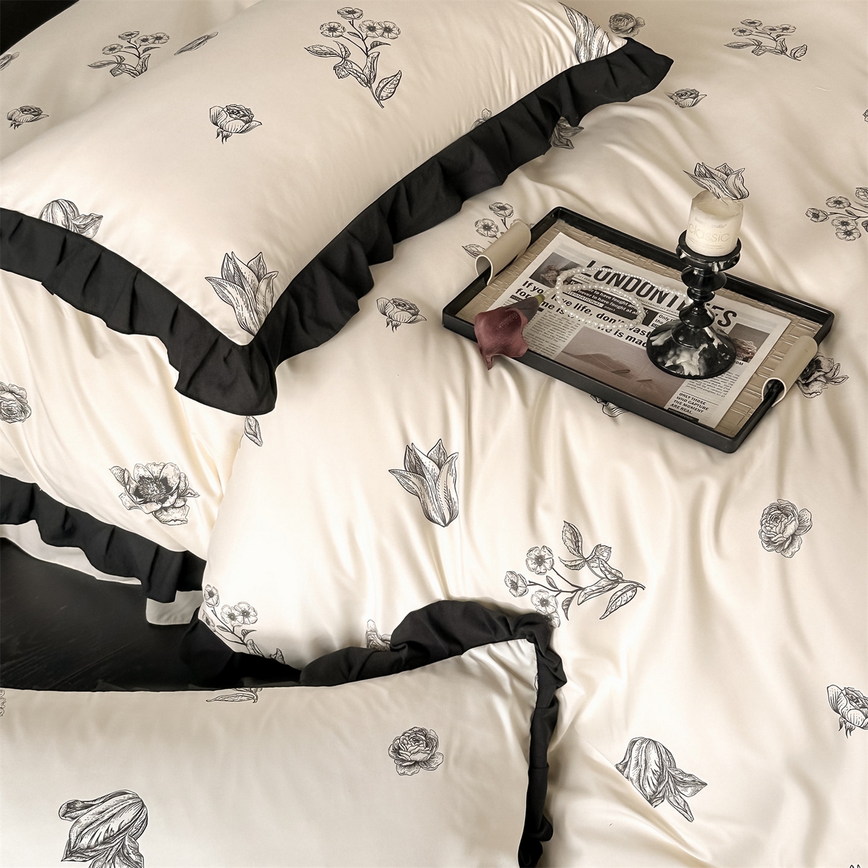 91家纺网 家纺一手货源 找家纺 （总）一左一右 2025秋冬新款数码印花法式复古田园风花边亲肤棉磨毛水洗棉床笠床裙四件套-微雨山茶