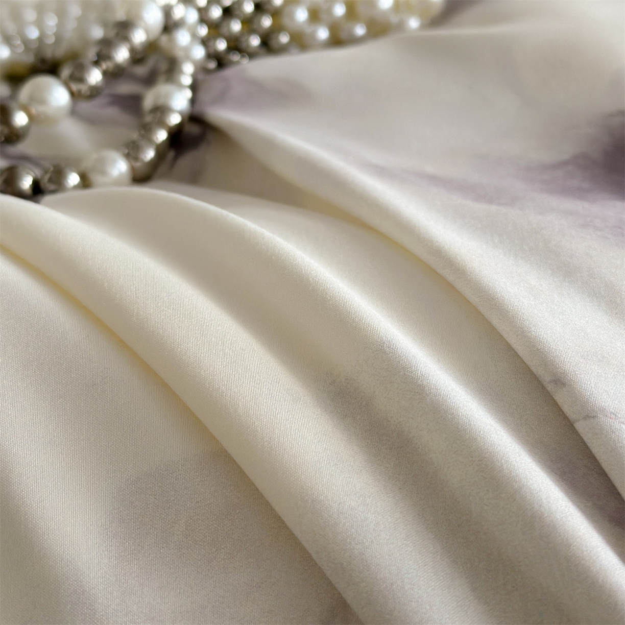 91家纺网 家纺一手货源 找家纺 （总）一左一右 2025秋冬新款数码印花法式复古田园风花边亲肤棉磨毛水洗棉床笠床裙四件套-相思墨玫