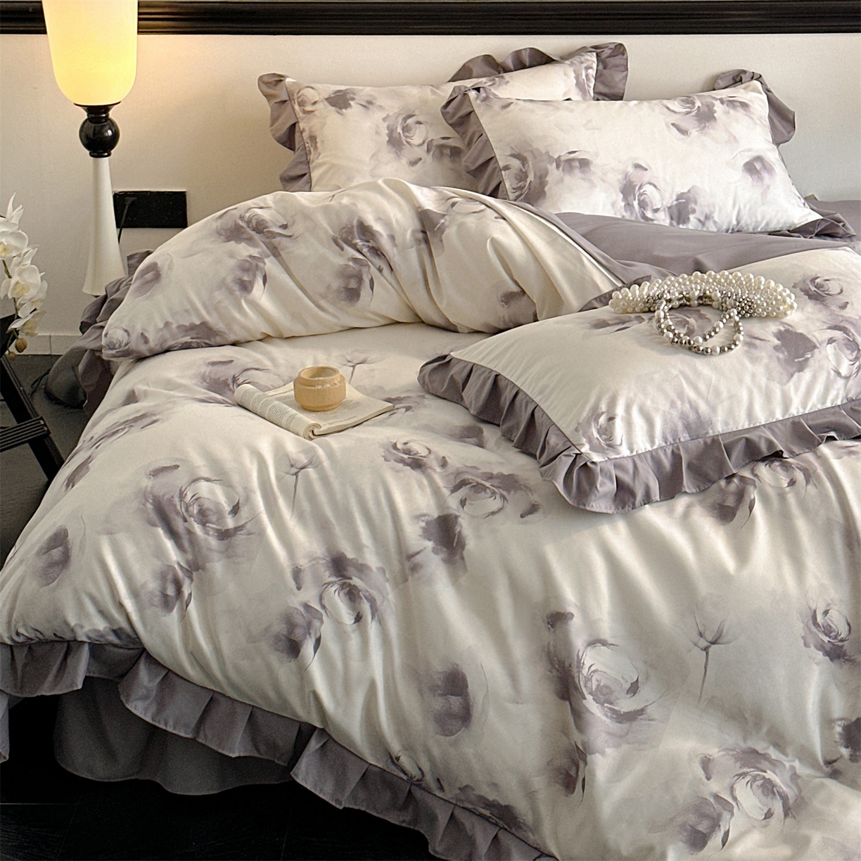 91家纺网 家纺一手货源 找家纺 （总）一左一右 2025秋冬新款数码印花法式复古田园风花边亲肤棉磨毛水洗棉床笠床裙四件套-相思墨玫