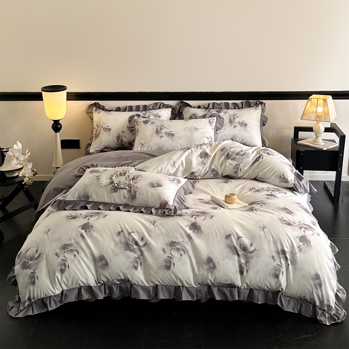 91家纺网 家纺一手货源 找家纺 （总）一左一右 2025秋冬新款数码印花法式复古田园风花边亲肤棉磨毛水洗棉床笠床裙四件套-相思墨玫