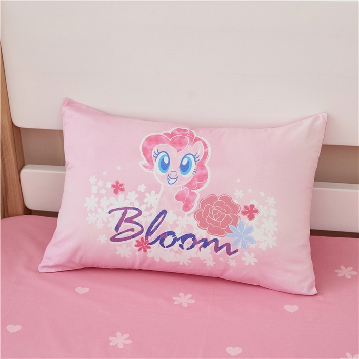 91家纺网 家纺一手货源 找家纺 百利卡通（原迪士尼家纺） 2025新款正版授权小马宝莉全棉数码印花幼儿园童被套装 花中聚餐T