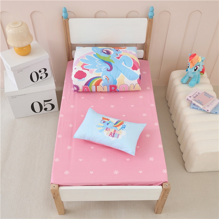 91家纺网 家纺一手货源 找家纺 百利卡通（原迪士尼家纺） 2025新款正版授权小马宝莉全棉数码印花幼儿园童被套装 蓝色云宝T