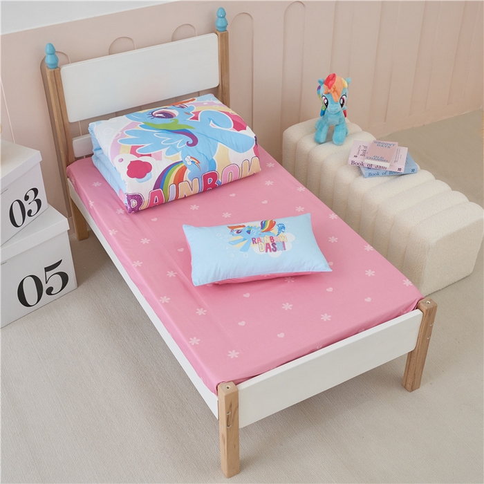 91家纺网 家纺一手货源 找家纺 百利卡通（原迪士尼家纺） 2025新款正版授权小马宝莉全棉数码印花幼儿园童被套装 蓝色云宝T