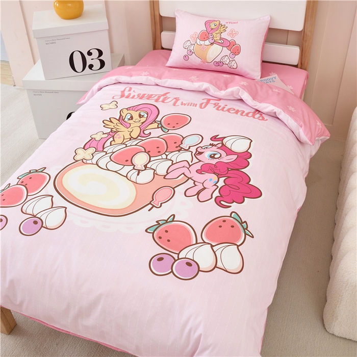 91家纺网 家纺一手货源 找家纺 百利卡通（原迪士尼家纺） 2025新款正版授权小马宝莉全棉数码印花幼儿园童被套装 水果大餐T