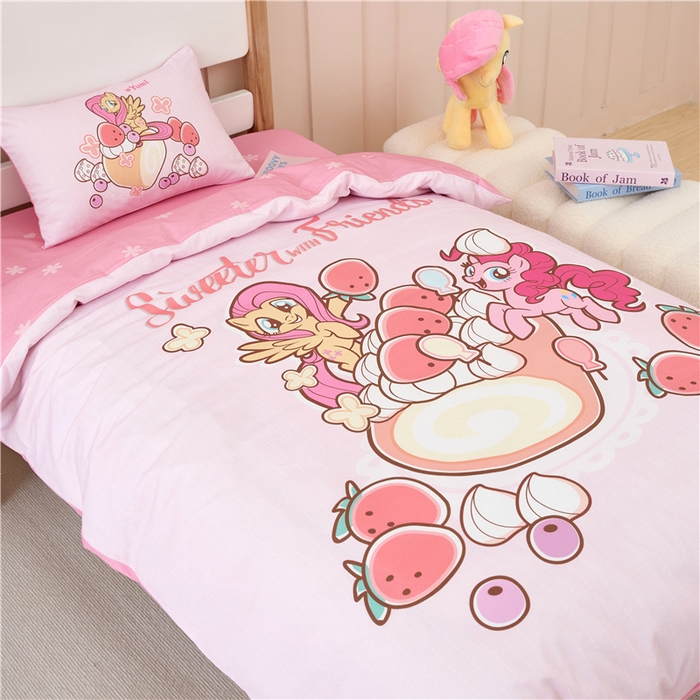 91家纺网 家纺一手货源 找家纺 百利卡通（原迪士尼家纺） 2025新款正版授权小马宝莉全棉数码印花幼儿园童被套装 水果大餐T