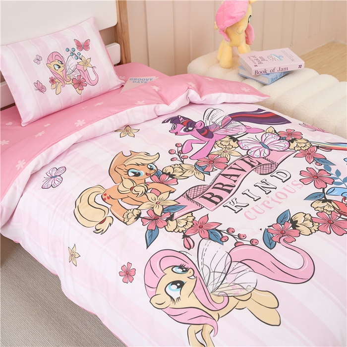 91家纺网 家纺一手货源 找家纺 百利卡通（原迪士尼家纺） 2025新款正版授权小马宝莉全棉数码印花幼儿园童被套装 勇敢家族T