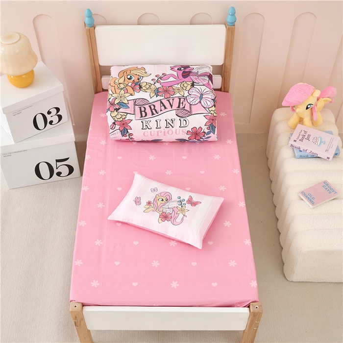 91家纺网 家纺一手货源 找家纺 百利卡通（原迪士尼家纺） 2025新款正版授权小马宝莉全棉数码印花幼儿园童被套装 勇敢家族T