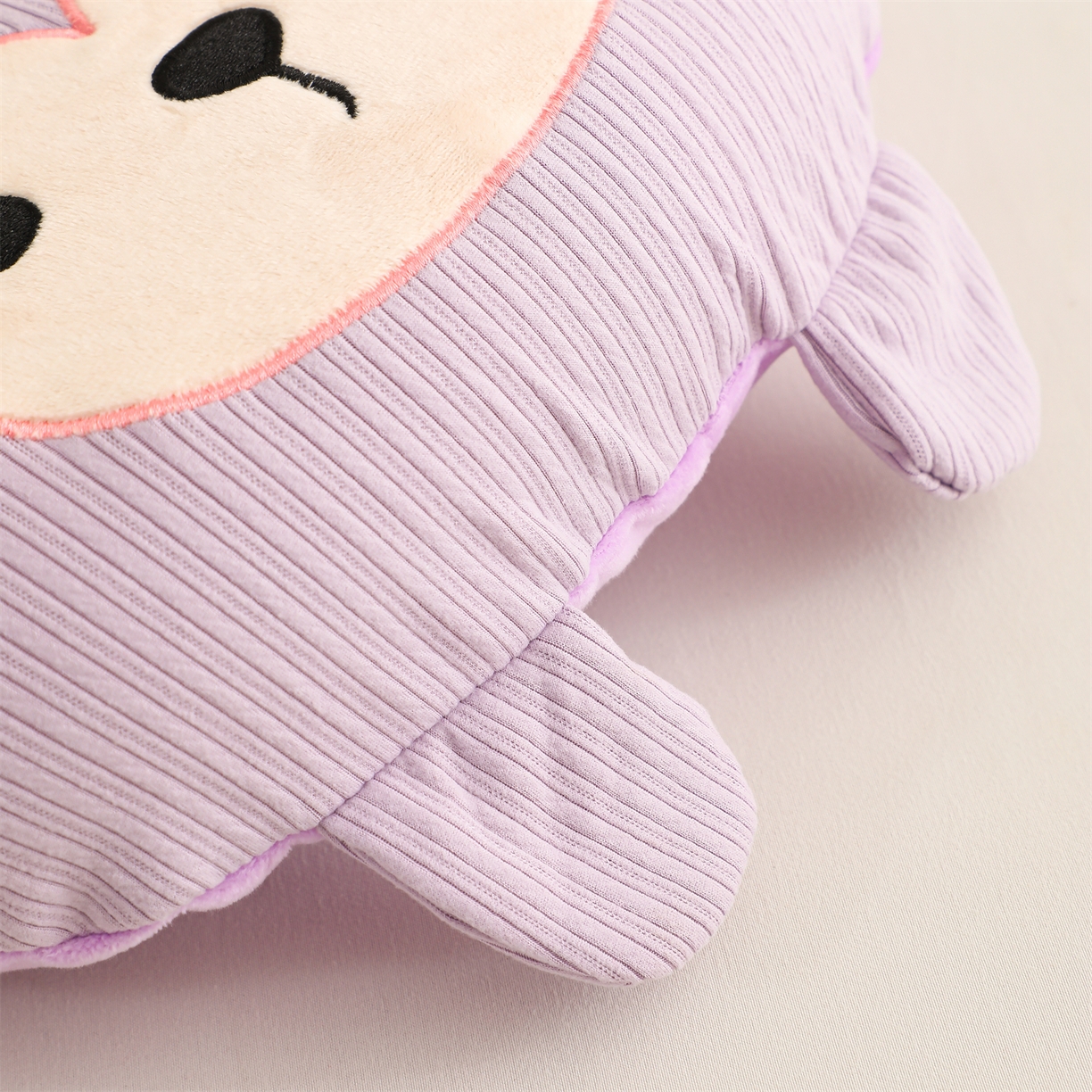 91家纺网 家纺一手货源 找家纺 （总）芯洲 2025新款德绒月亮枕可爱动物小猴子款记忆枕卡通枕头枕芯