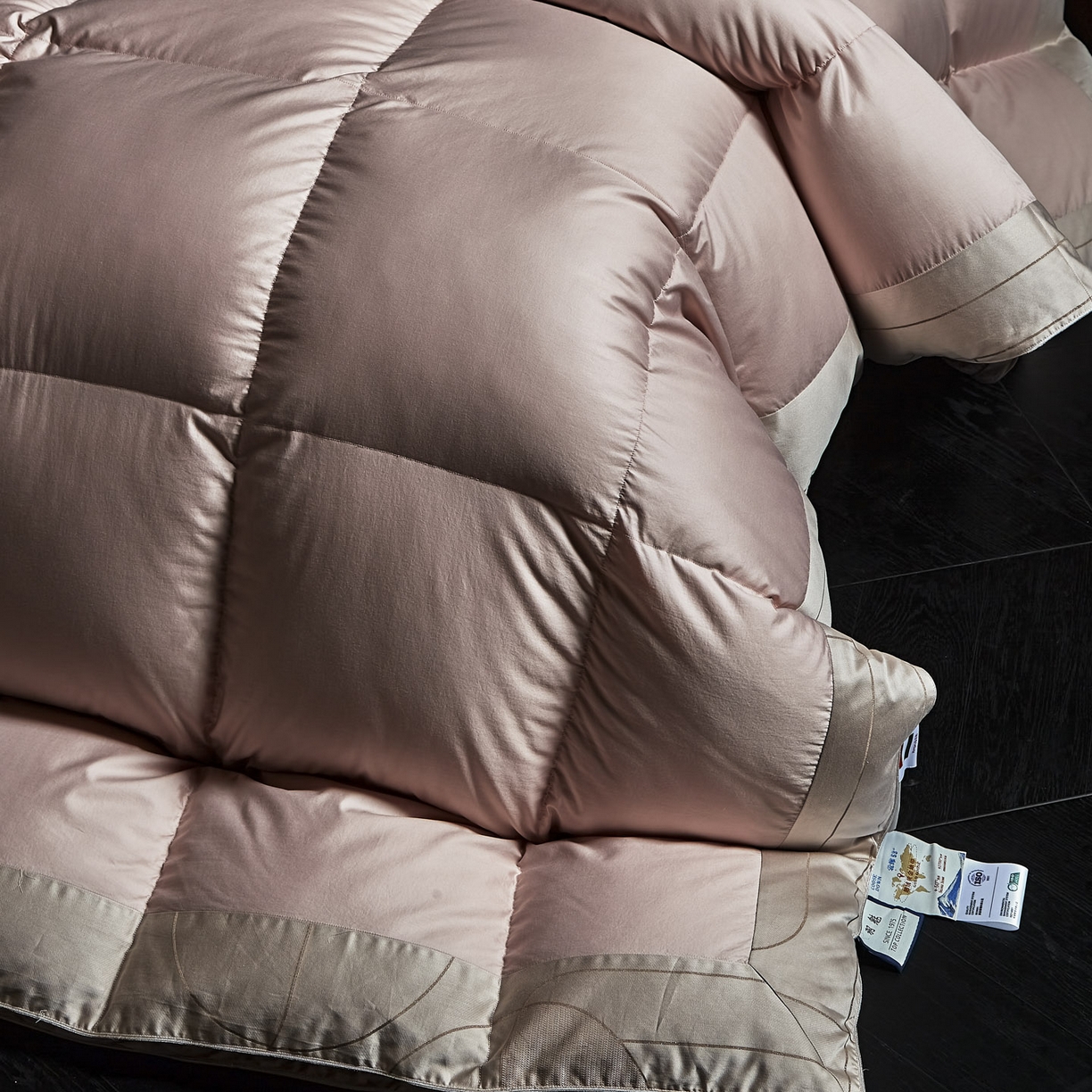 91家纺网 家纺一手货源 找家纺 暖羽屋羽绒馆 2025新款95白鹅绒被芯 莱赛尔被芯 双人婚庆冬被 鹅绒被 羽绒被子 罗玛 粉