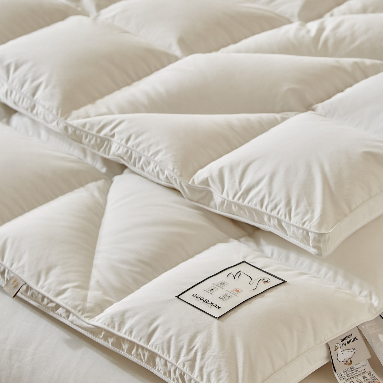 91家纺网 家纺一手货源 找家纺 暖羽屋羽绒馆 2025新款95白鸭绒人体工学被子 羽绒被芯 鸭绒被子 双人加厚冬被 白