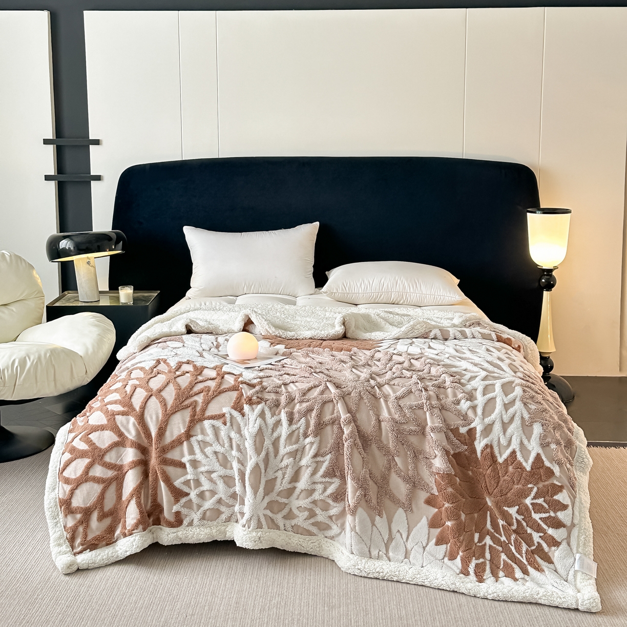 91家纺网 家纺一手货源 找家纺 丹本家纺 2025新款阳离子提花镂空色织多功能盖毯塔芙绒羊羔绒毛毯毯子 绽放-卡其