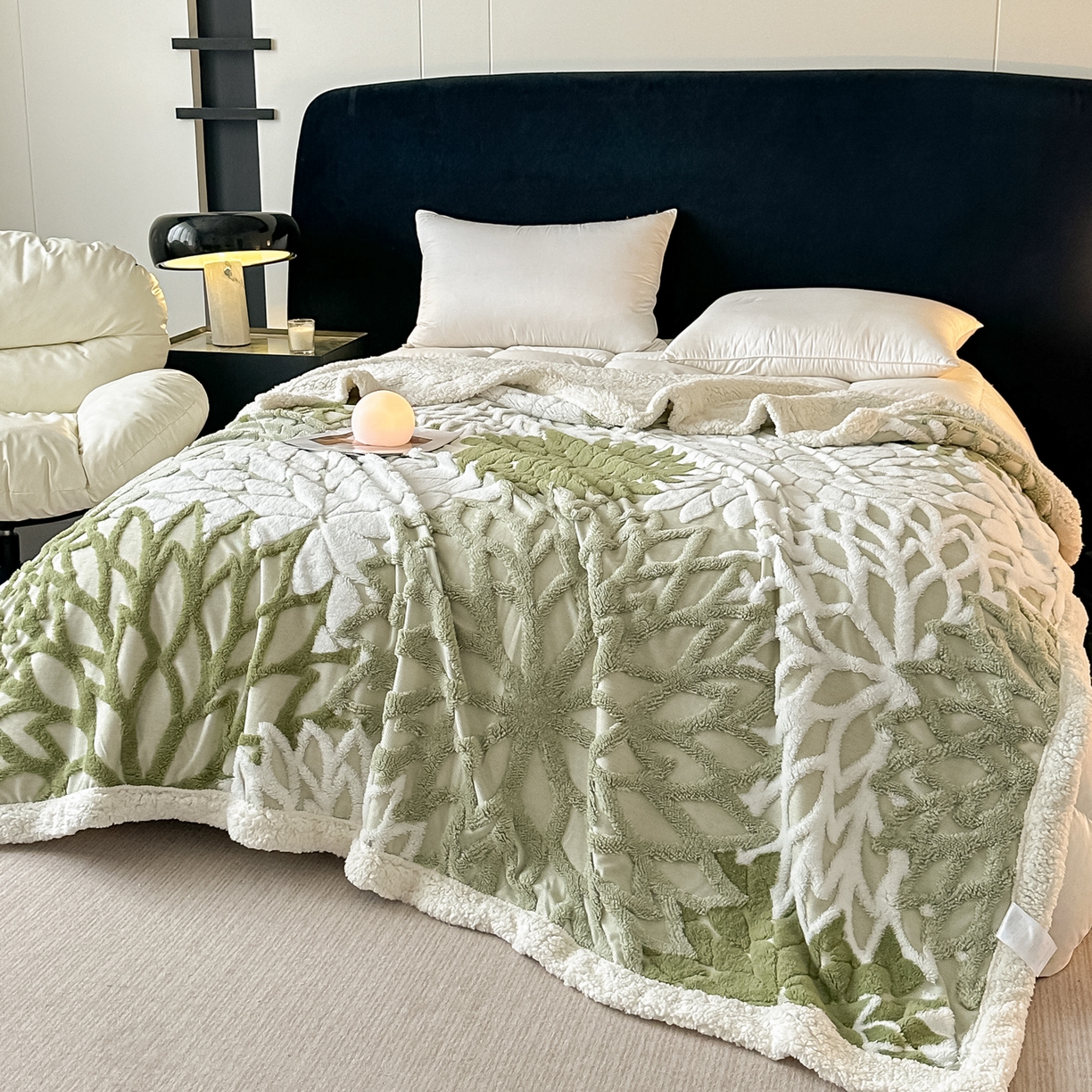 91家纺网 家纺一手货源 找家纺 丹本家纺 2025新款阳离子提花镂空色织多功能盖毯塔芙绒羊羔绒毛毯毯子 绽放-浅绿