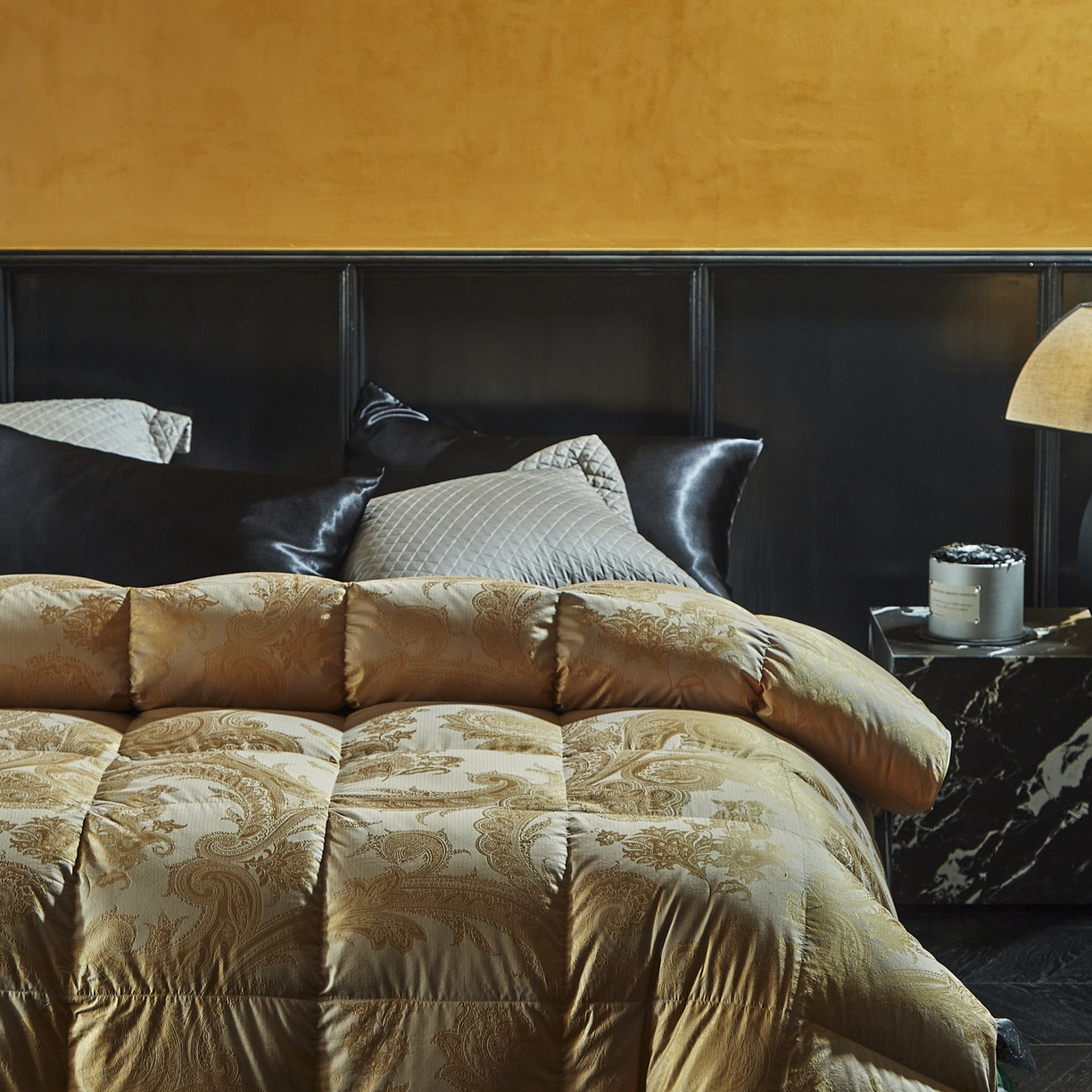 91家纺网 家纺一手货源 找家纺 （总）2025新款绒子含量95白鸭绒被芯 双人婚庆冬被子 2米春秋被 加厚冬被