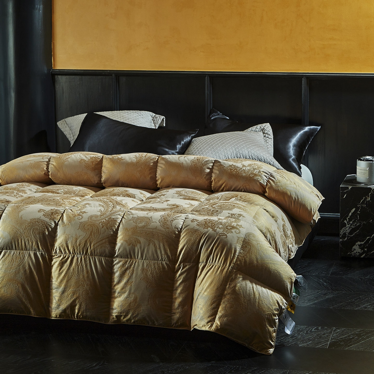 91家纺网 家纺一手货源 找家纺 （总）2025新款绒子含量95白鸭绒被芯 双人婚庆冬被子 2米春秋被 加厚冬被