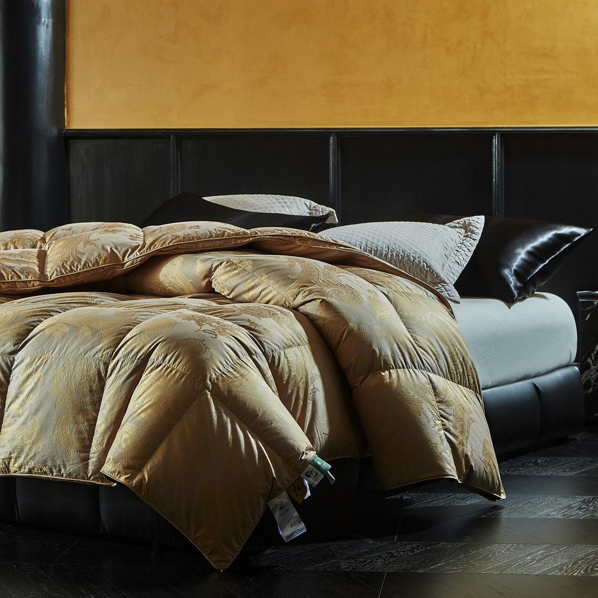 91家纺网 家纺一手货源 找家纺 （总）2025新款绒子含量95白鸭绒被芯 双人婚庆冬被子 2米春秋被 加厚冬被