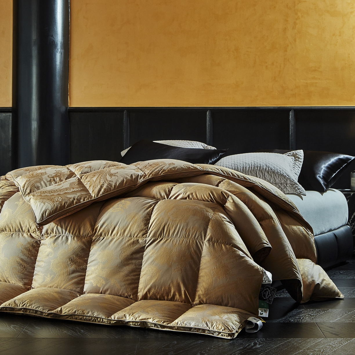 91家纺网 家纺一手货源 找家纺 （总）2025新款绒子含量95白鸭绒被芯 双人婚庆冬被子 2米春秋被 加厚冬被