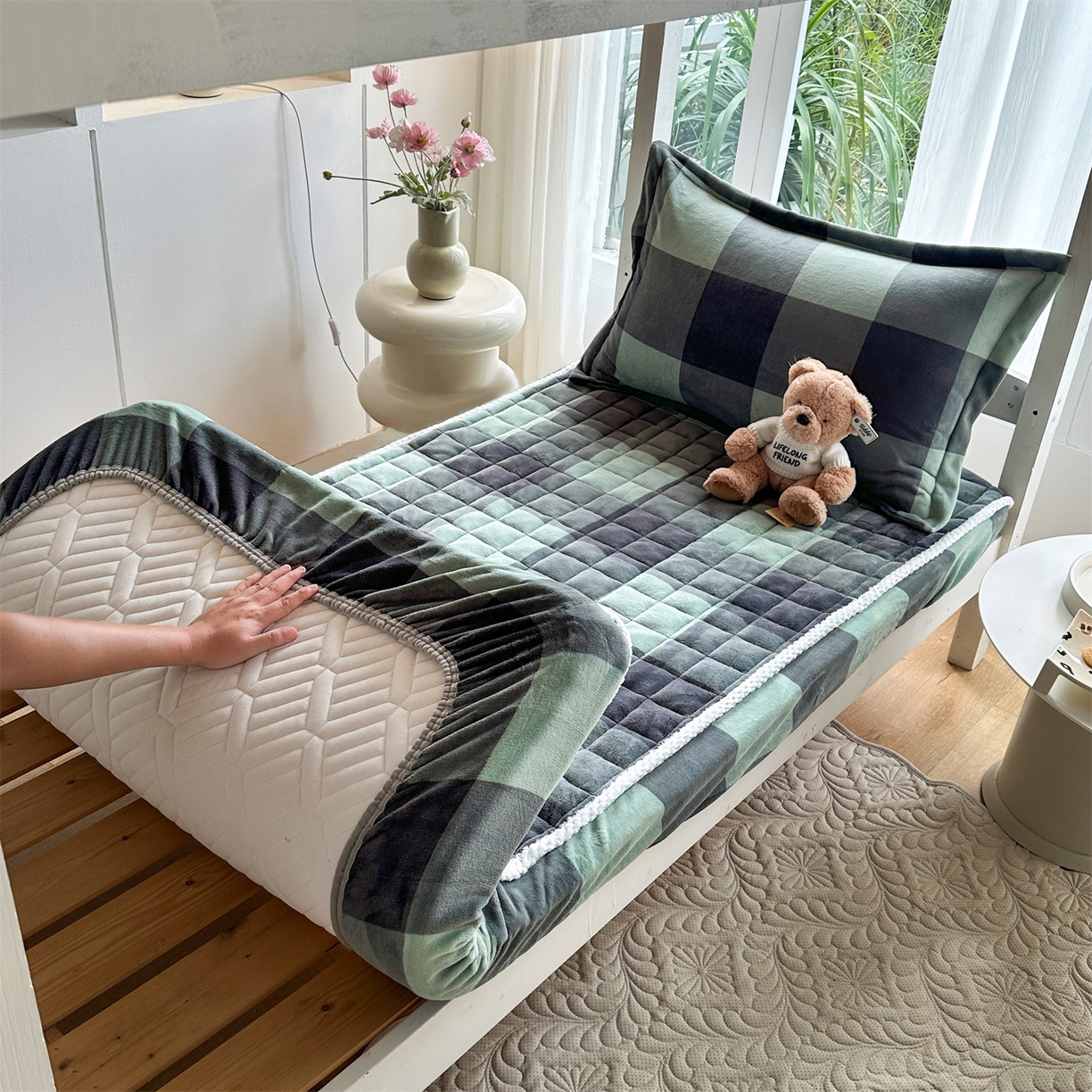 91家纺网 家纺一手货源 找家纺 （总）凌云家纺 2025新款230克全消光牛奶绒夹棉床笠学生宿舍单件