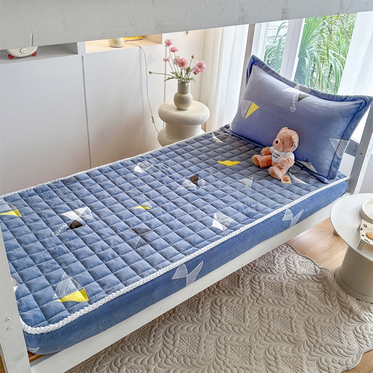 91家纺网 家纺一手货源 找家纺 凌云家纺 2025新款230克全消光牛奶绒夹棉床笠学生宿舍单件 三角-加厚绒