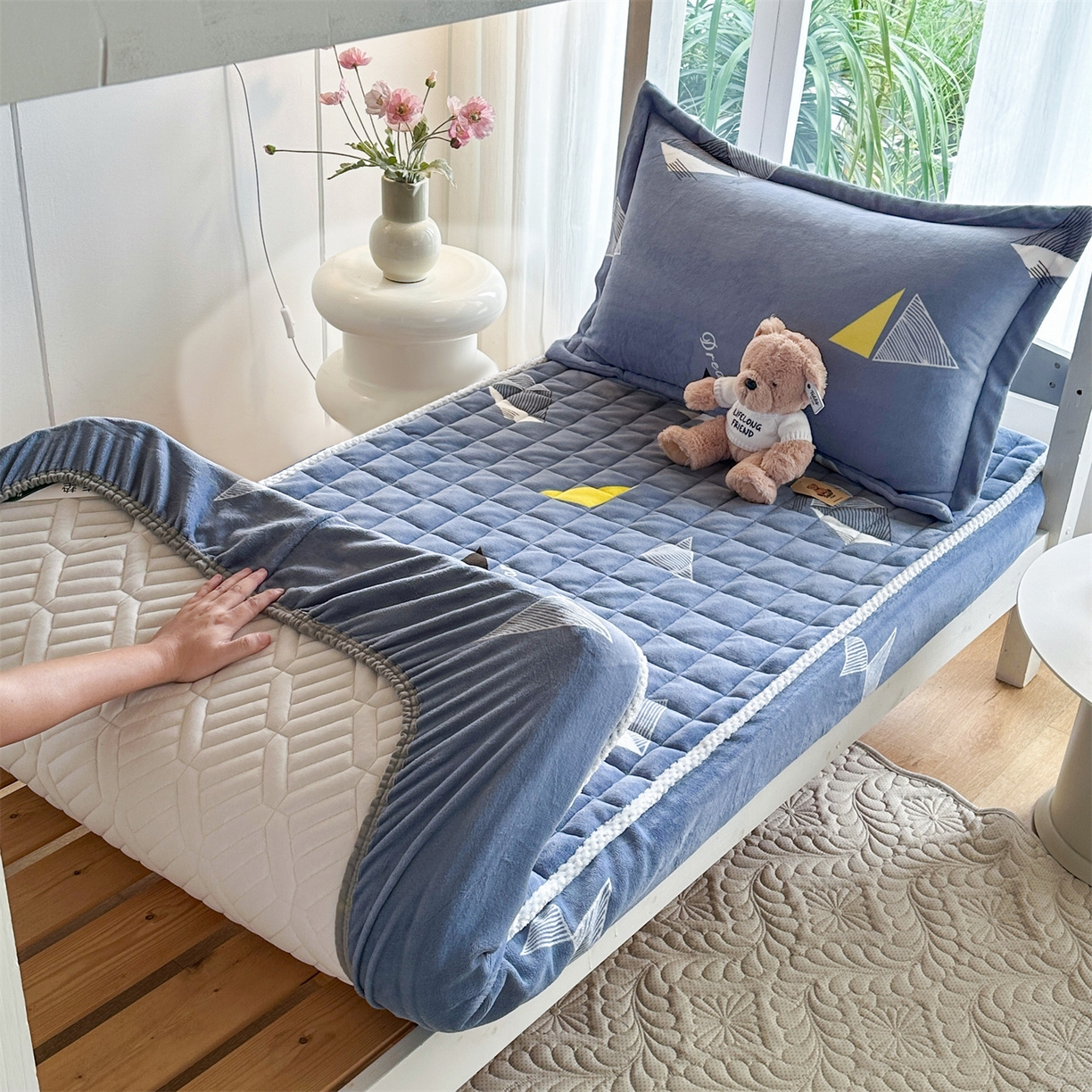 凌云家纺 2025新款230克全消光牛奶绒夹棉床笠学生宿舍单件 三角-加厚绒