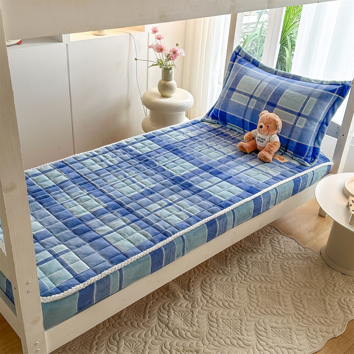 91家纺网 家纺一手货源 找家纺 凌云家纺 2025新款230克全消光牛奶绒夹棉床笠学生宿舍单件 蓝绿格-加厚绒