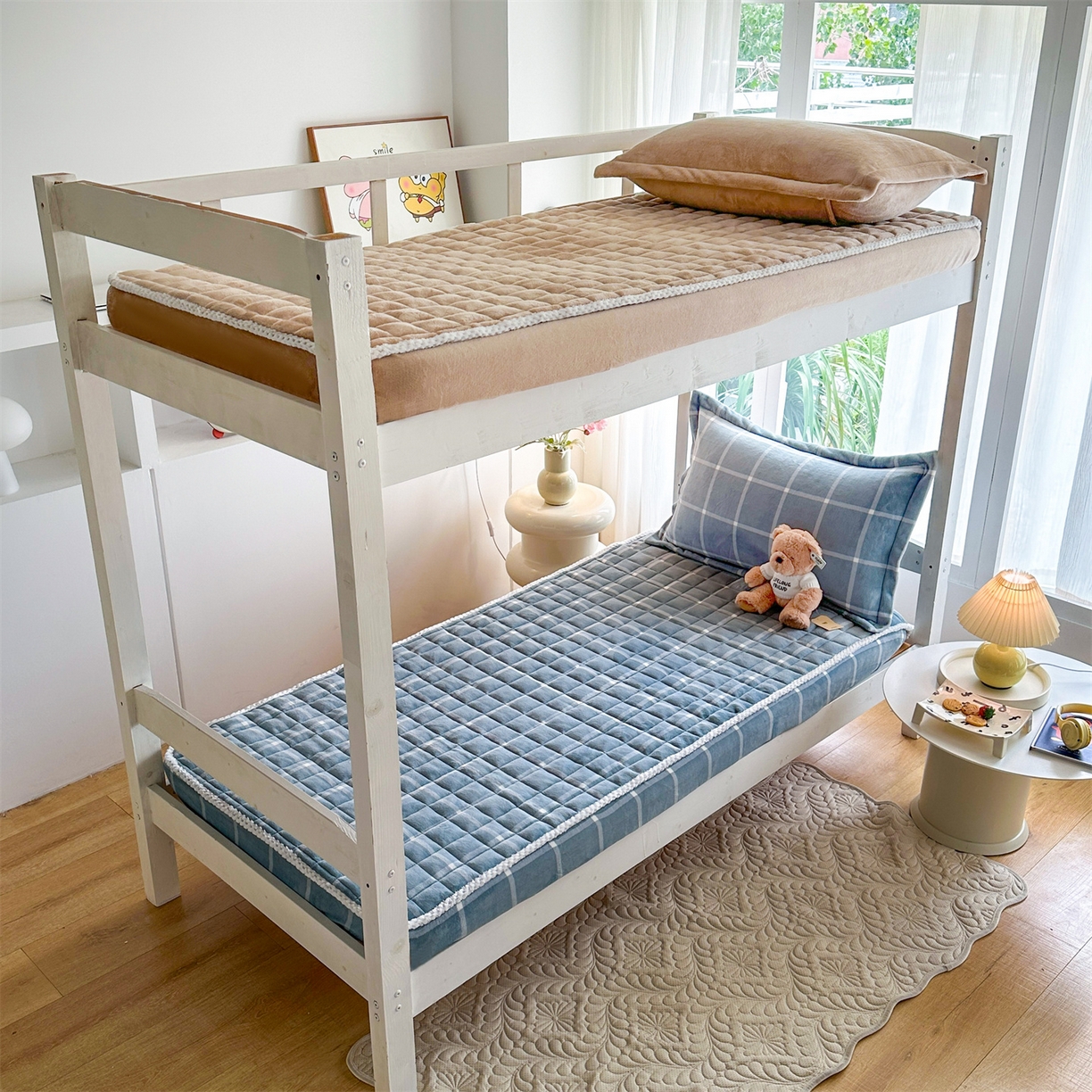 91家纺网 家纺一手货源 找家纺 凌云家纺 2025新款230克全消光牛奶绒夹棉床笠学生宿舍单件 蓝小格-加厚绒