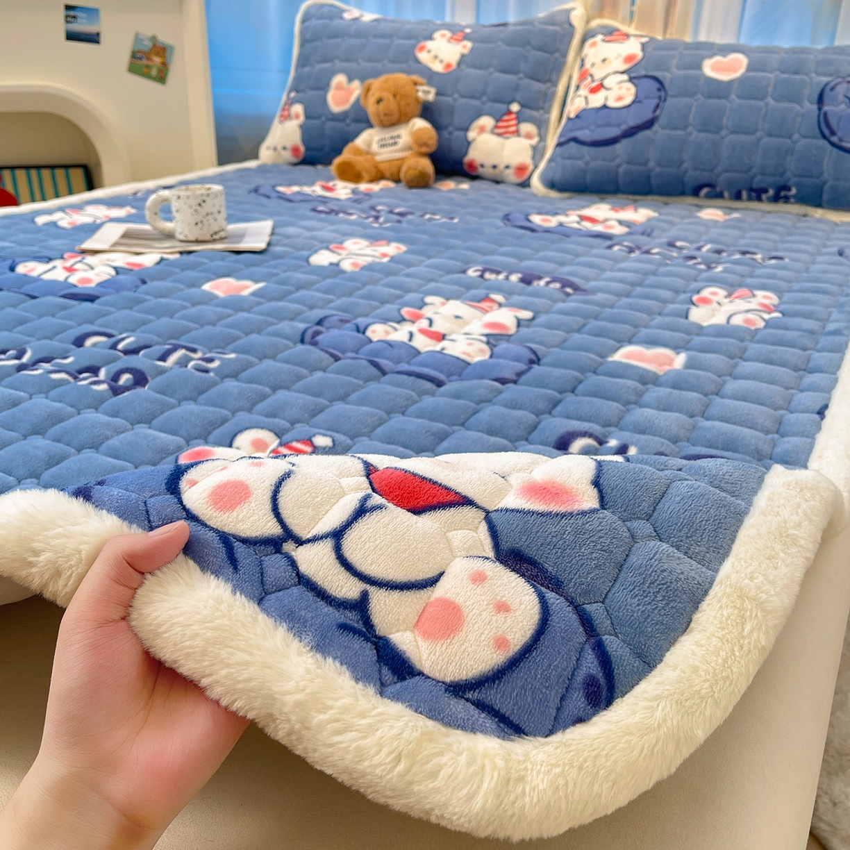 91家纺网 家纺一手货源 找家纺 （总）梵朴 2025新款牛奶绒夹棉床垫床褥加厚珊瑚绒床护垫-印花系列（大床图）