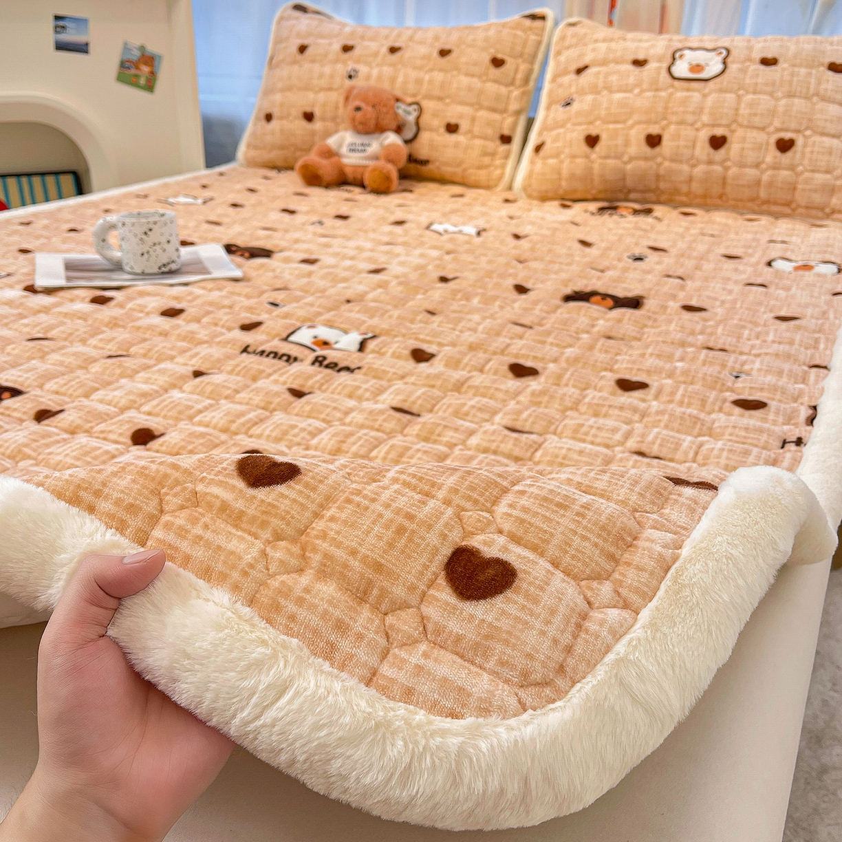 91家纺网 家纺一手货源 找家纺 （总）梵朴 2025新款牛奶绒夹棉床垫床褥加厚珊瑚绒床护垫-印花系列（大床图）