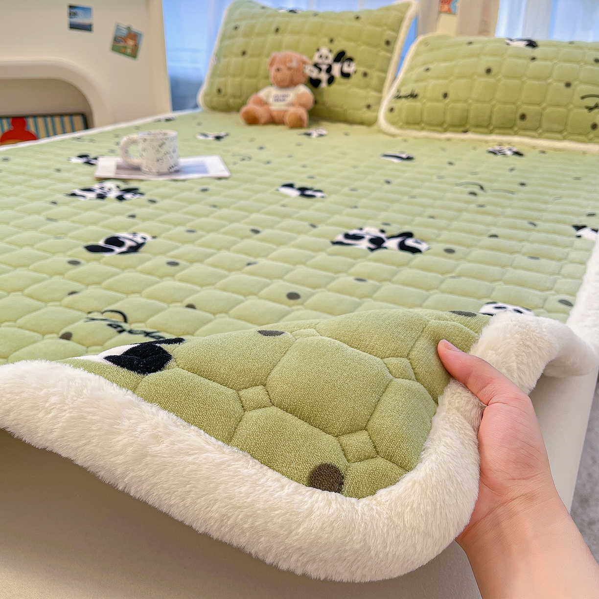 91家纺网 家纺一手货源 找家纺 （总）梵朴 2025新款牛奶绒夹棉床垫床褥加厚珊瑚绒床护垫-印花系列（大床图）