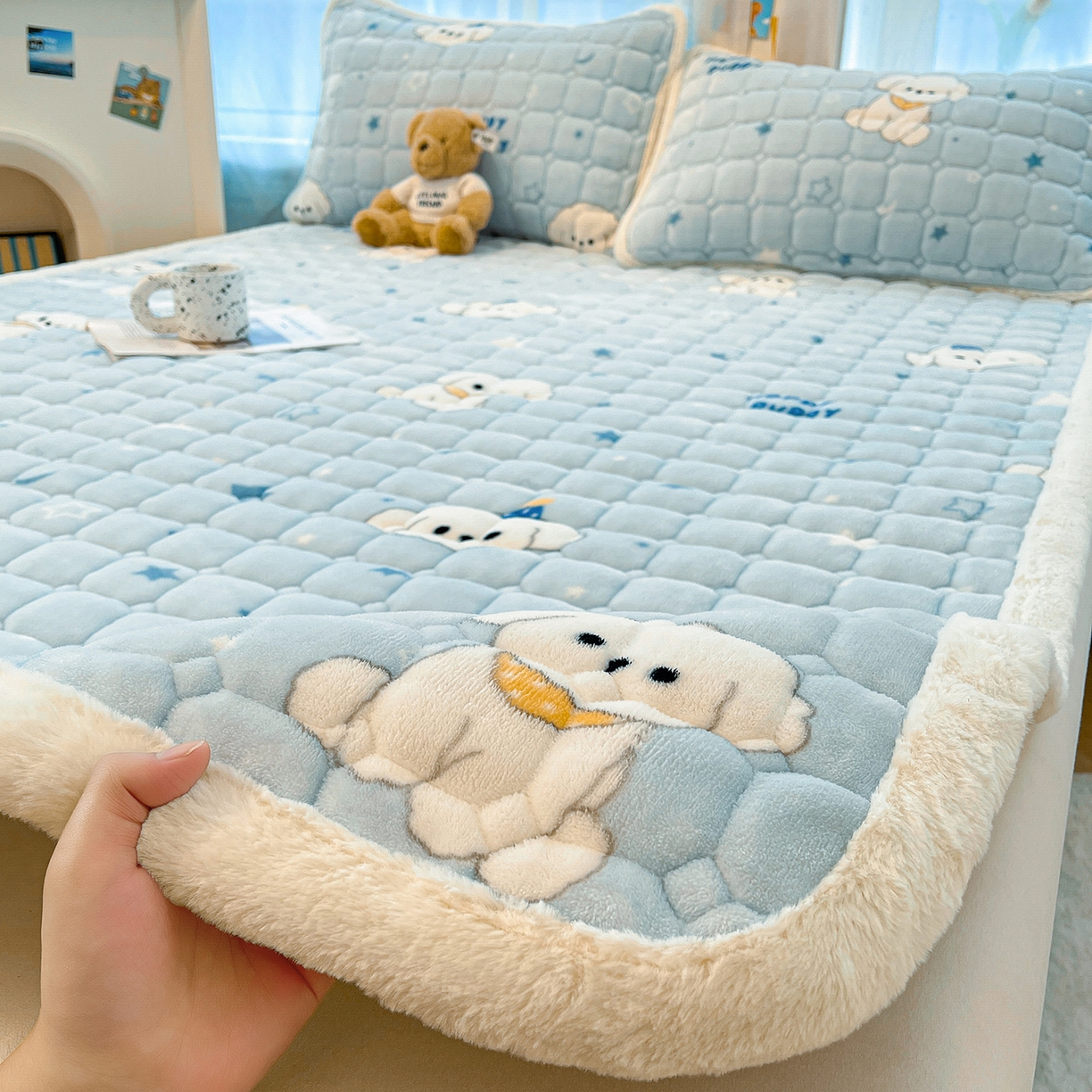 91家纺网 家纺一手货源 找家纺 （总）梵朴 2025新款牛奶绒夹棉床垫床褥加厚珊瑚绒床护垫-印花系列（大床图）