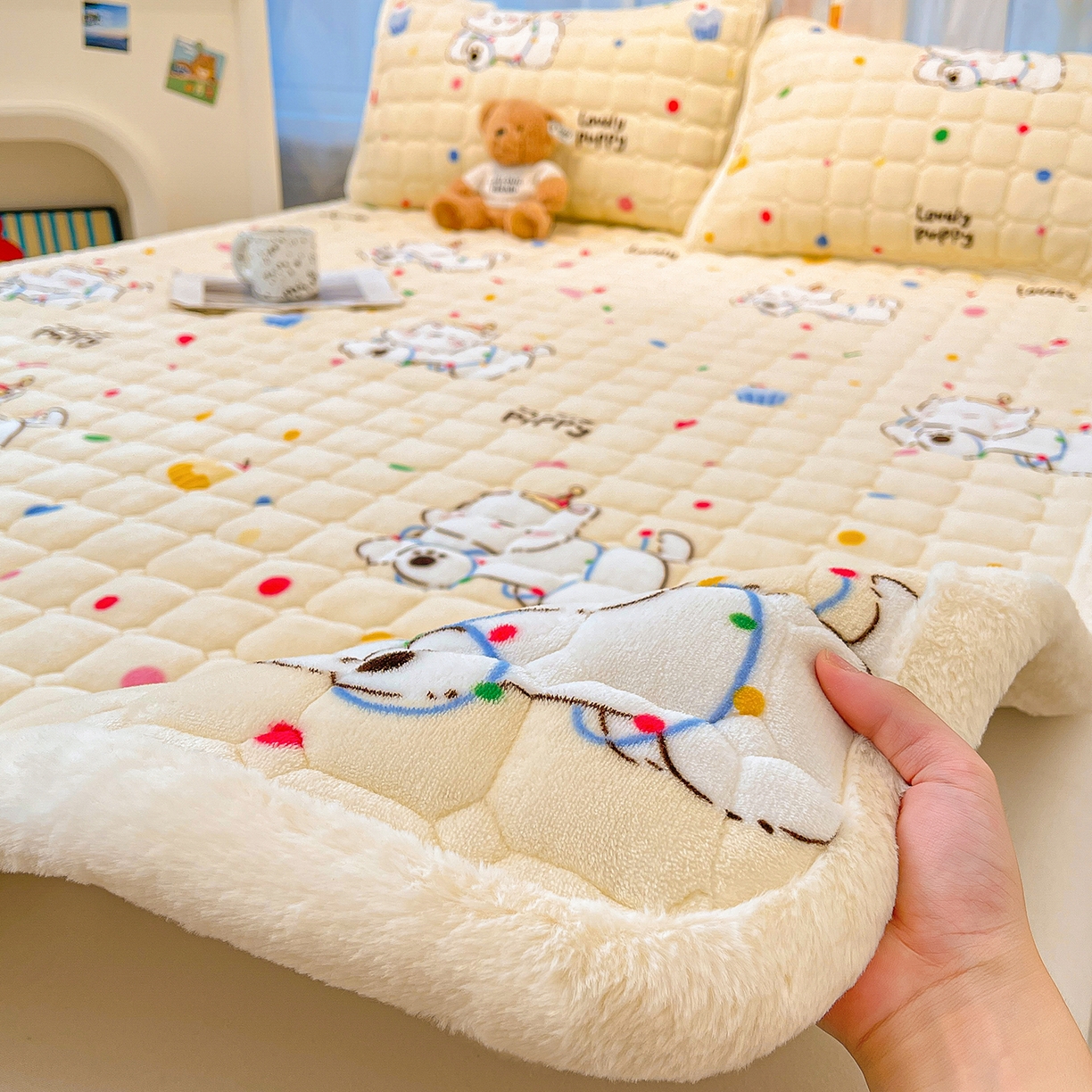 91家纺网 家纺一手货源 找家纺 （总）梵朴 2025新款牛奶绒夹棉床垫床褥加厚珊瑚绒床护垫-印花系列（大床图）