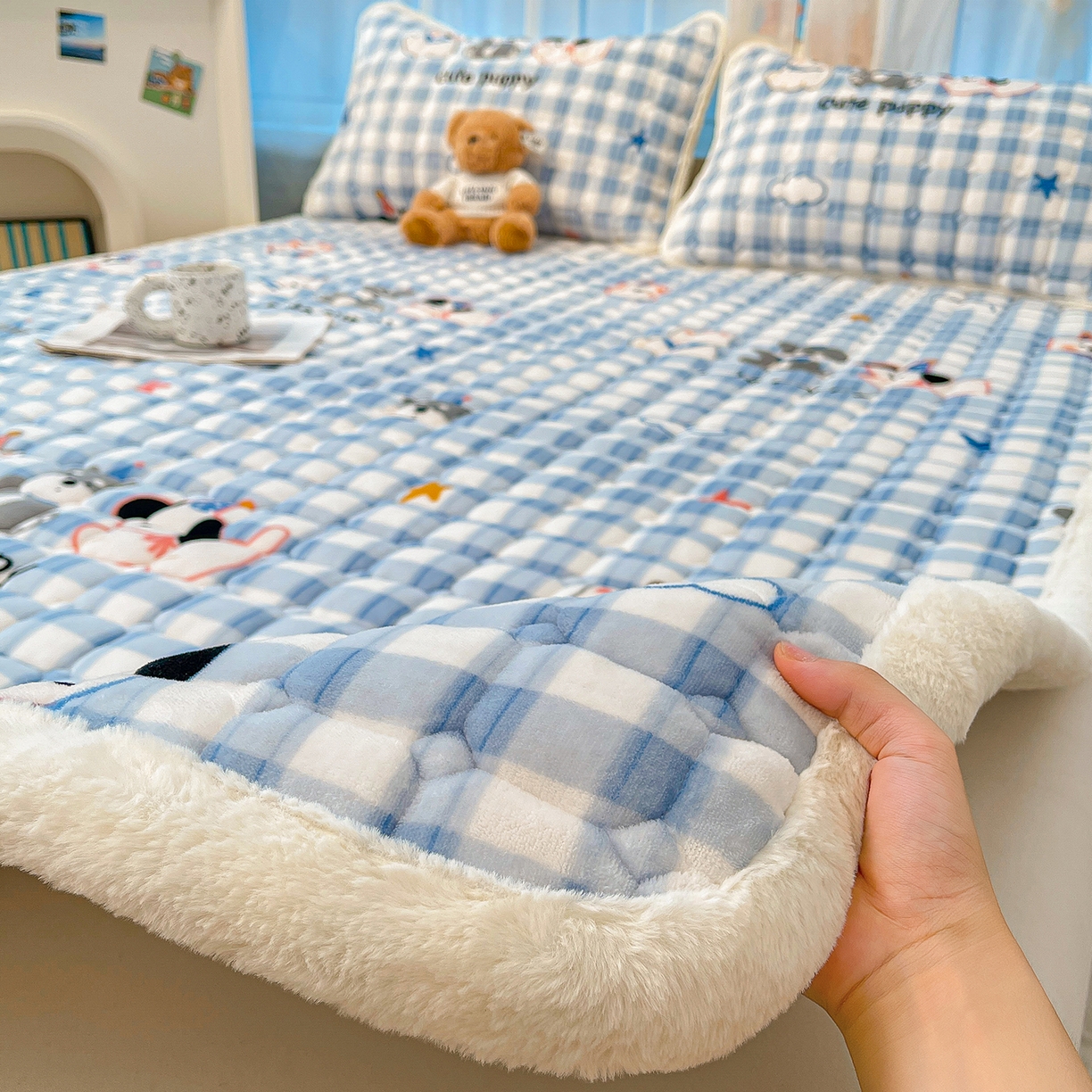 91家纺网 家纺一手货源 找家纺 梵朴 2025新款牛奶绒夹棉床垫床褥加厚珊瑚绒床护垫-印花系列（大床图） 汪汪小队