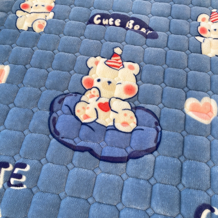 91家纺网 家纺一手货源 找家纺 梵朴 2025新款牛奶绒夹棉床垫床褥加厚珊瑚绒床护垫-印花系列（大床图） 元气小熊