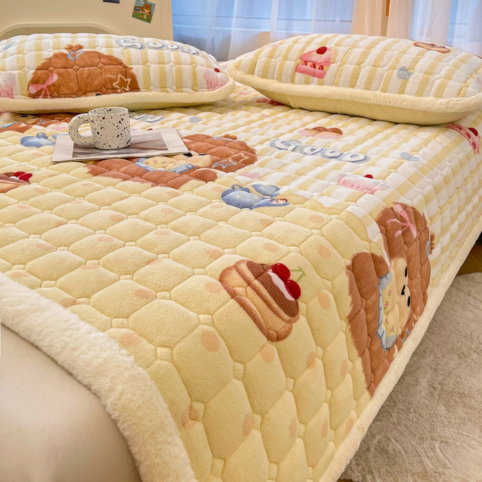 91家纺网 家纺一手货源 找家纺 梵朴 2025新款牛奶绒夹棉床垫床褥加厚珊瑚绒床护垫-印花系列（大床图） 早安小狗