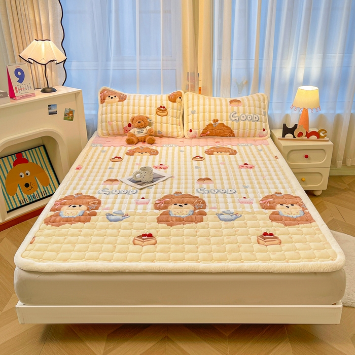 91家纺网 家纺一手货源 找家纺 梵朴 2025新款牛奶绒夹棉床垫床褥加厚珊瑚绒床护垫-印花系列（大床图） 早安小狗